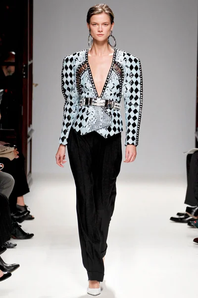 Look 27